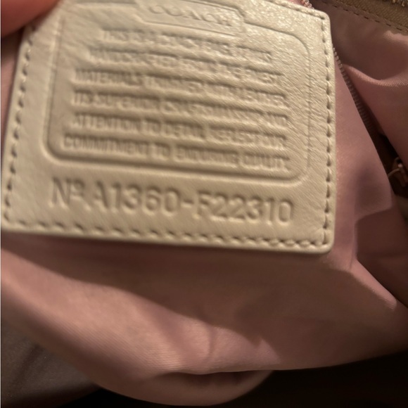 COACH handbag . EUC. - Picture 6 of 7